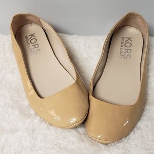 KORS Michael Kors Patent Beige Flats
